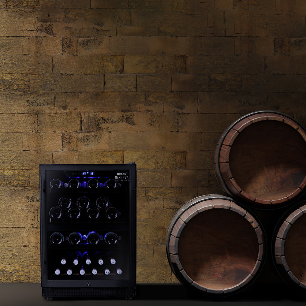 Husky Riserva 154L dual zone wine fridge, lock detail
