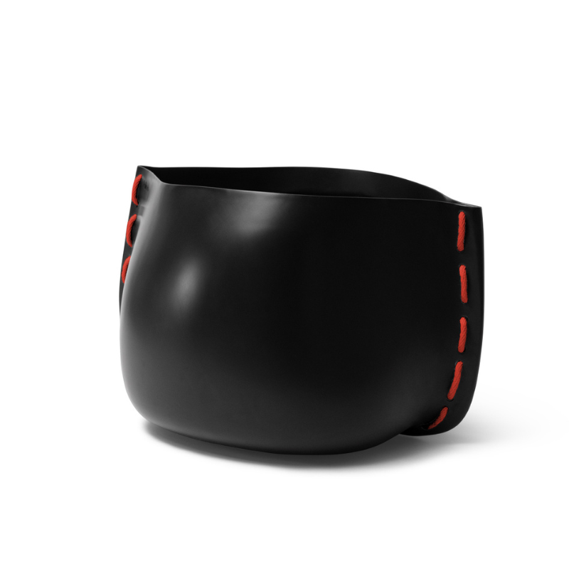 Blinde Stitch 50 concrete planter in graphite colour with red stitched rope detailing