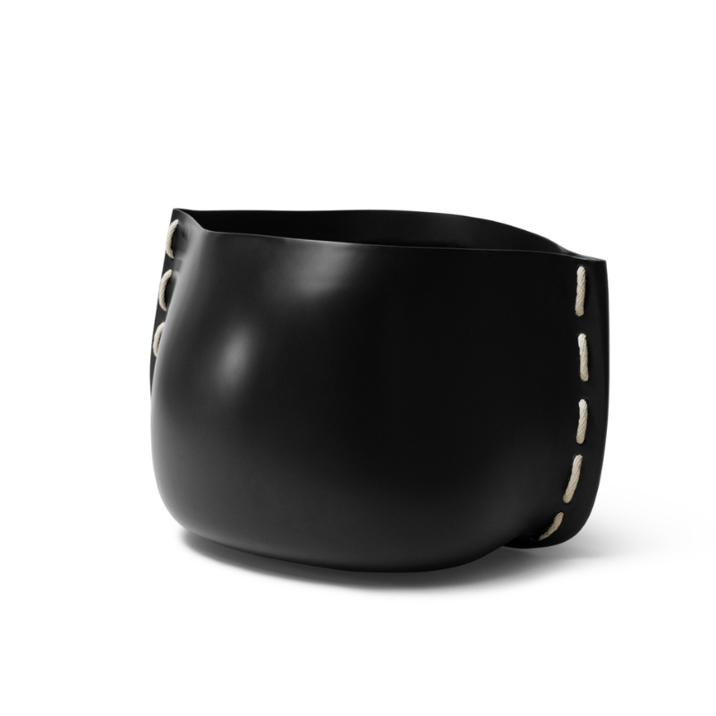 Blinde Stitch 50 concrete planter in graphite colour with white stitched rope detailing