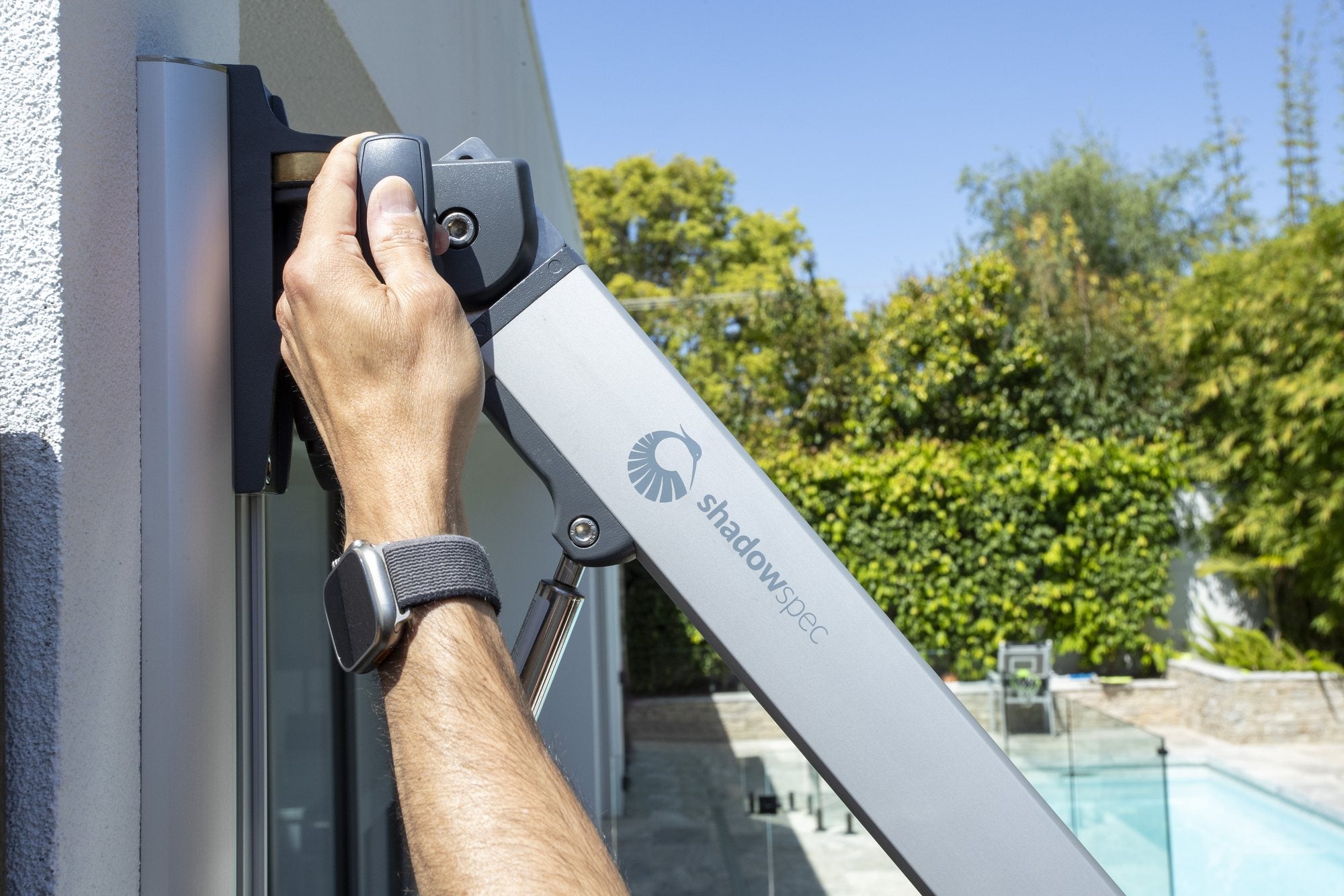 Shadowspec Retreat wall bracket and extending arm mechanism