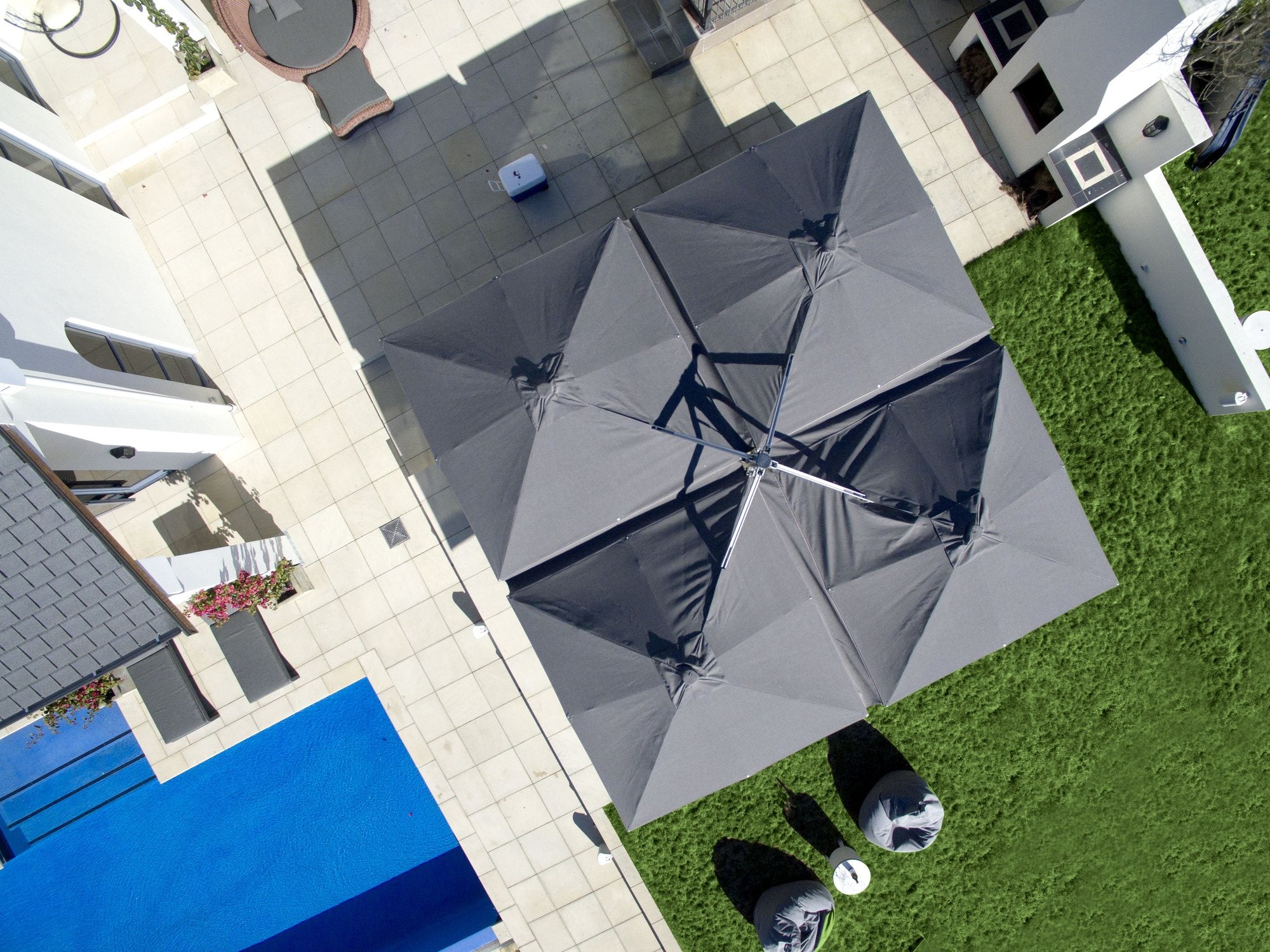 Shadowspec Unity quattro umbrella seen from above